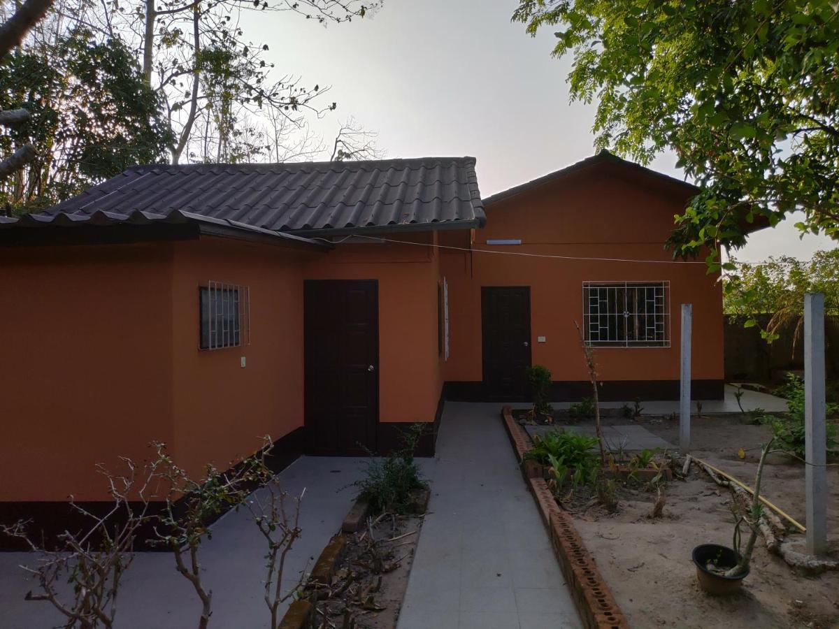 Home Stay Stc Bed And Breakfast Удонтхані Екстер'єр фото