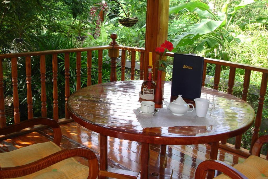 Home Stay Stc Bed And Breakfast Удонтхані Номер фото