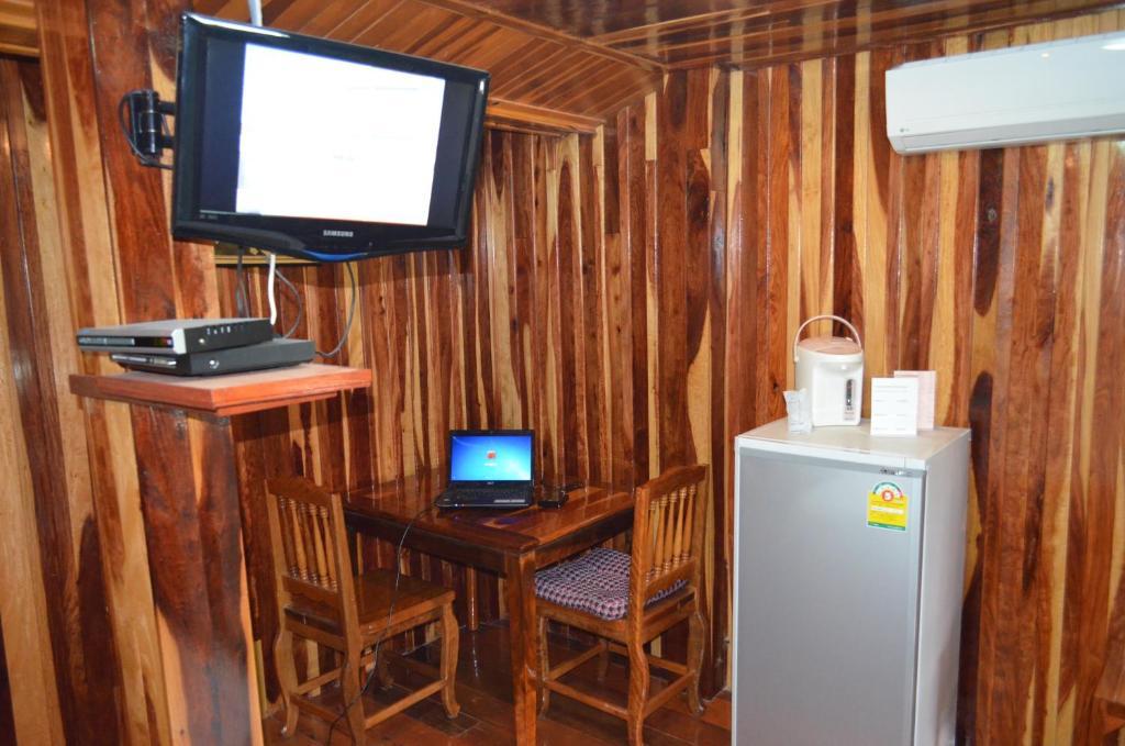 Home Stay Stc Bed And Breakfast Удонтхані Номер фото