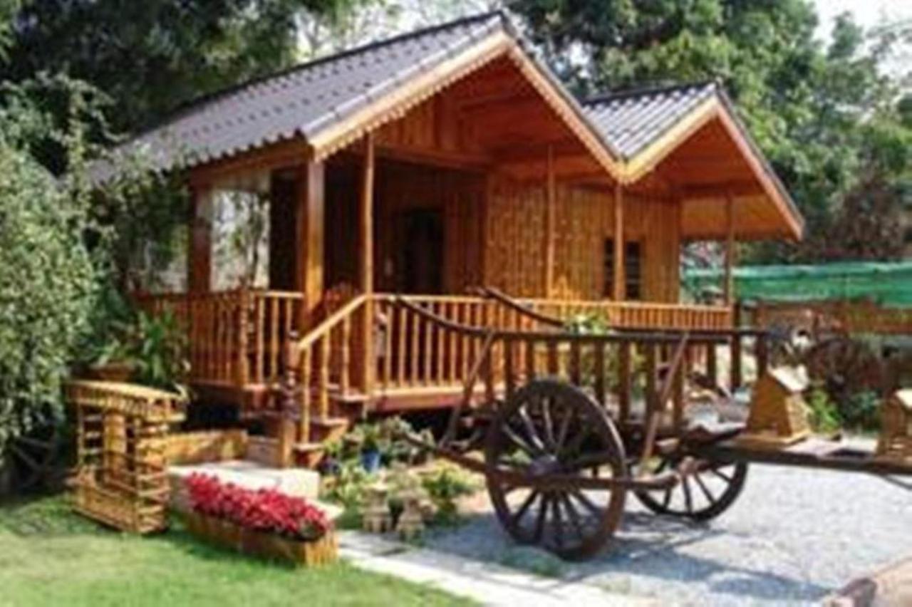 Home Stay Stc Bed And Breakfast Удонтхані Екстер'єр фото